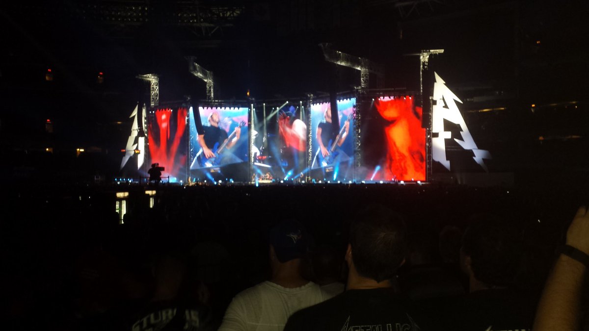 Tallica94's tweet photo. Another sweet pic #MetInToronto https://t.co/WC7TvurPH4