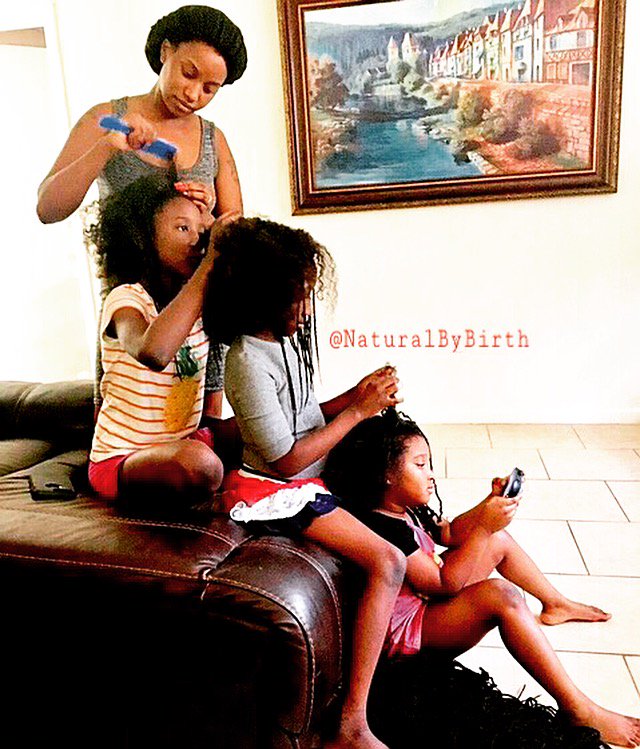 NaturalByBirth's tweet photo. Take the time out to teach your daughters how to love and care for their natural hair. Taking down their protective style. #naturalhair https://t.co/7YwRpOr9sk