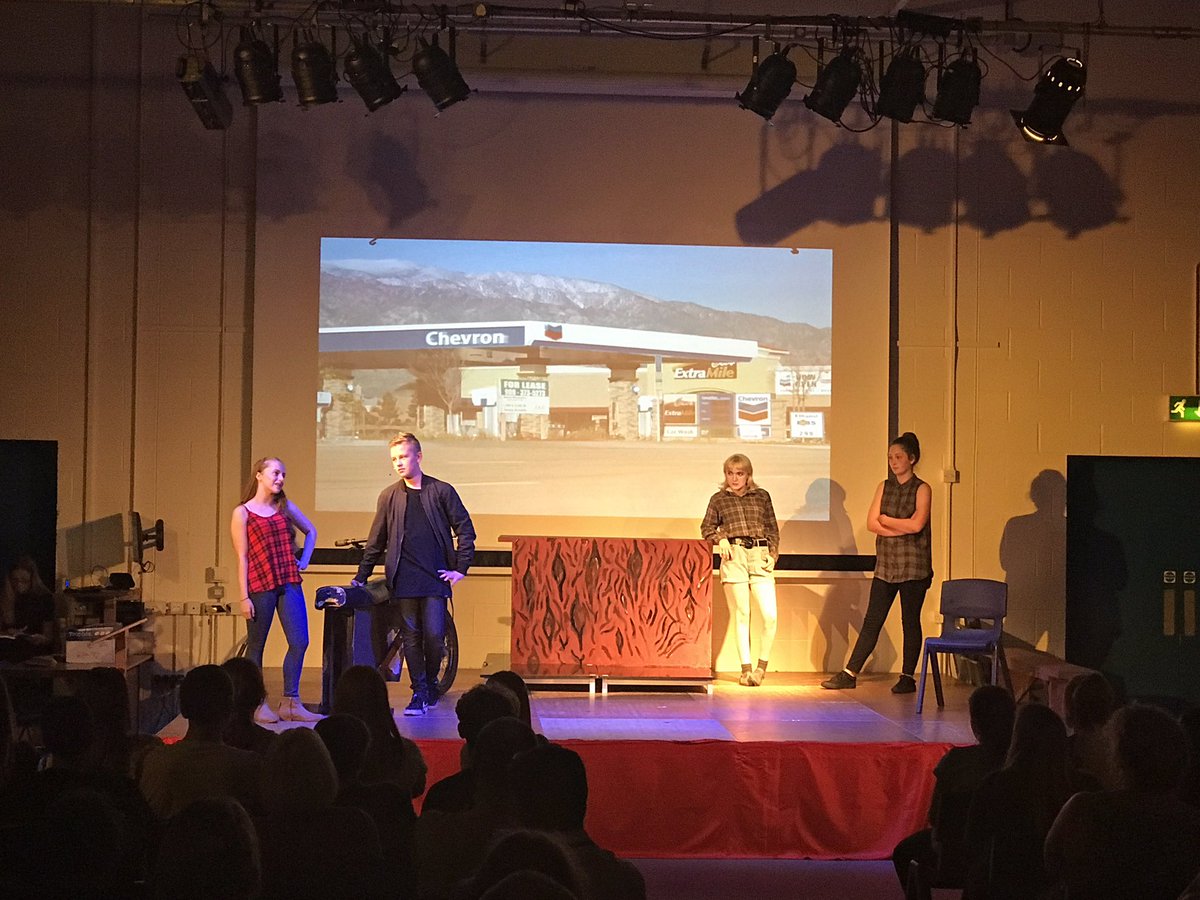 MX_PEdept's tweet photo. A great first night for the cast of Footloose. Well done on a top performance. 👍🏻 @MX_MusicDep @MX_DRAMA @MiltoncrossAcad #Schoolproduction https://t.co/dry0vLTIE1