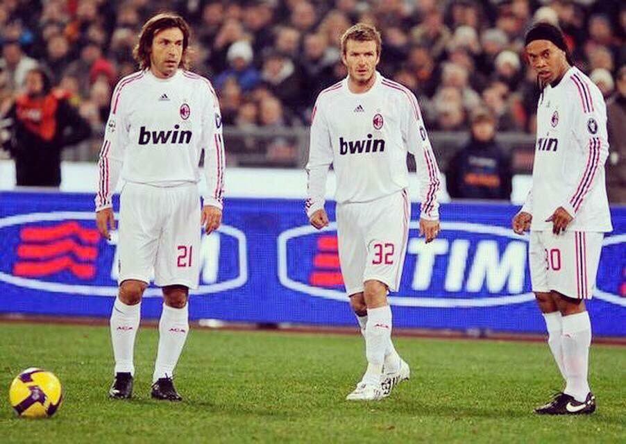 Frances74458391's tweet photo. C'era una volta il Milan 😂😂😂😂😂😂😂😂😂😂😂 https://t.co/KRCwzkHEoA