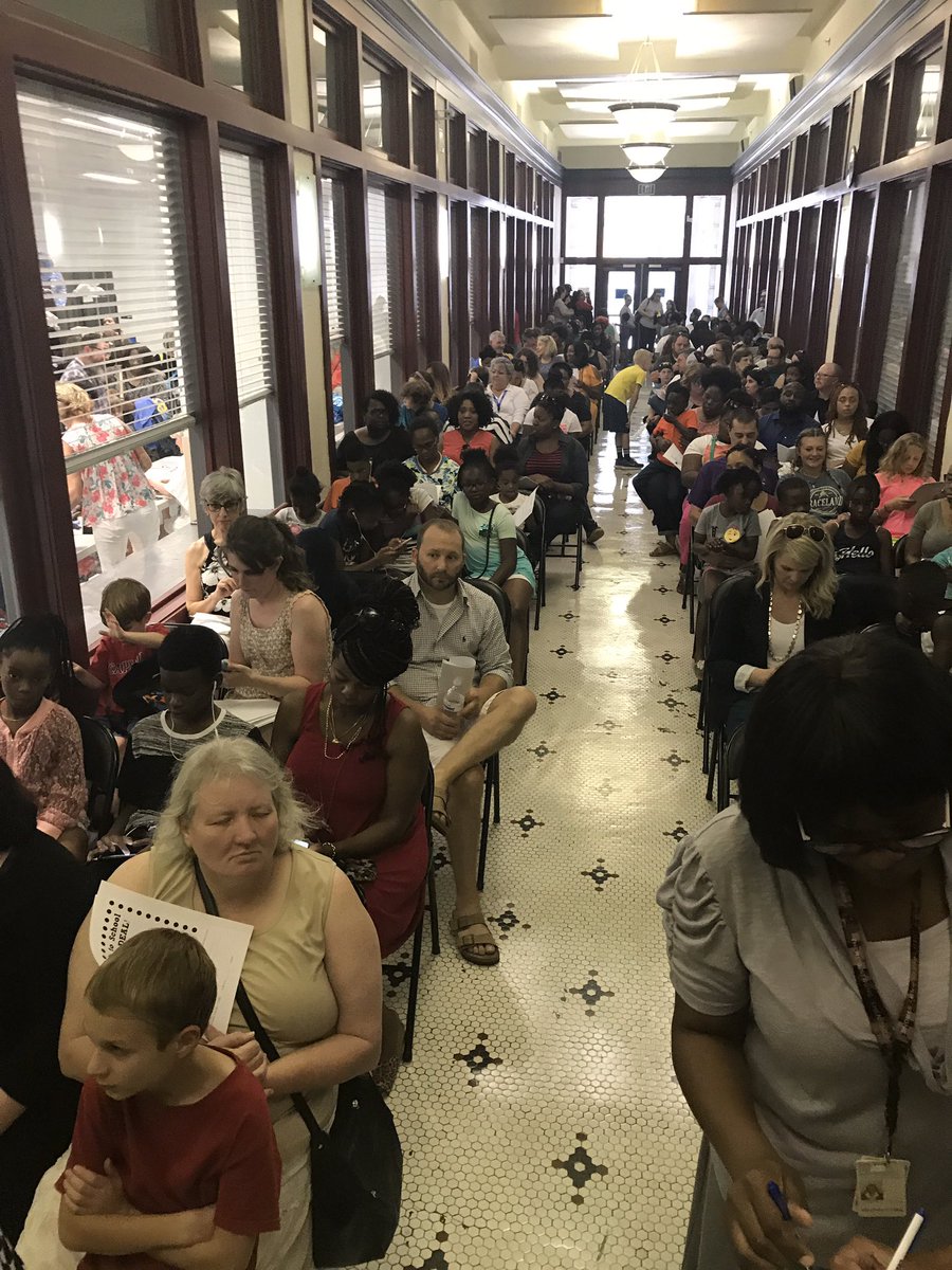 MrsJessForster's tweet photo. So many excited new parents tonight at @eStemK6 New Parent Orientation!  #AboveAndBeyond https://t.co/Wc0vbbfDhv