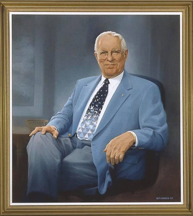 BradleySigs's tweet photo. Happy birthday to Significant Sig, Bill Hardin, BRADLEY ’50! His great legacy remains in the Hardin Circle of Pride. All honor to his name. https://t.co/7igOLHA3Xv