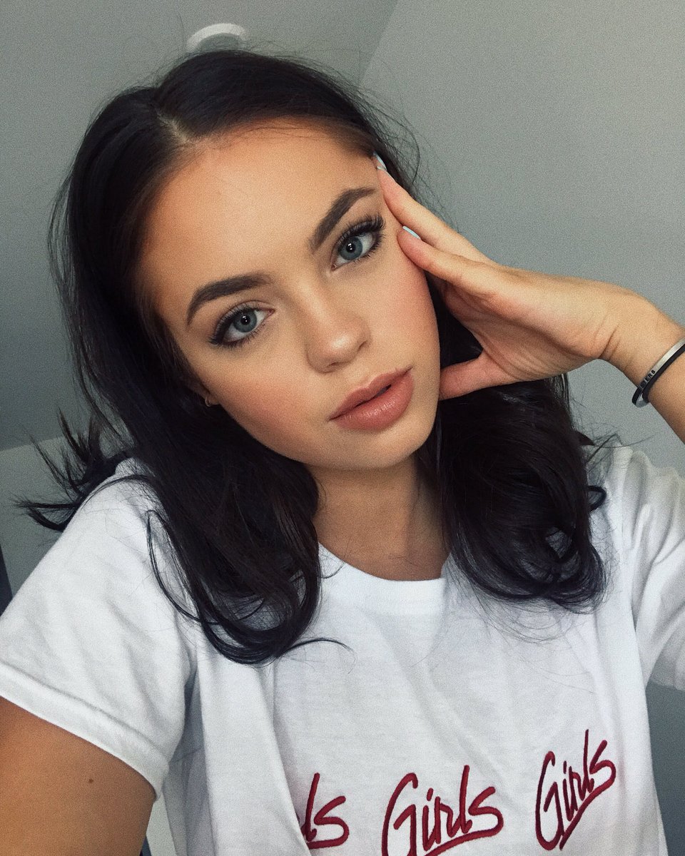 ClaudiaSulewski's tweet photo. 🍒🍒 https://t.co/S2c4DWGHH1