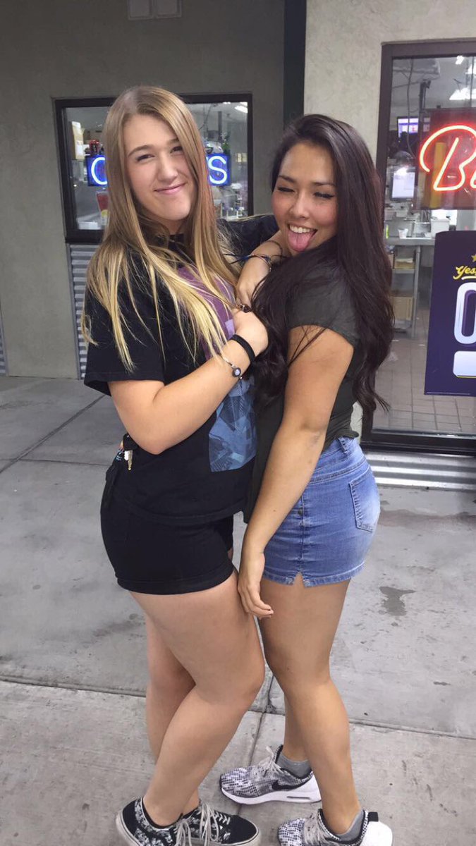 honi_j's tweet photo. 🎼"All I want for my birthday is a big booty HO..... NI"
😏
Wish granted lex.
Happy 19th, love you lots💕😂 https://t.co/43w4ITk9jd