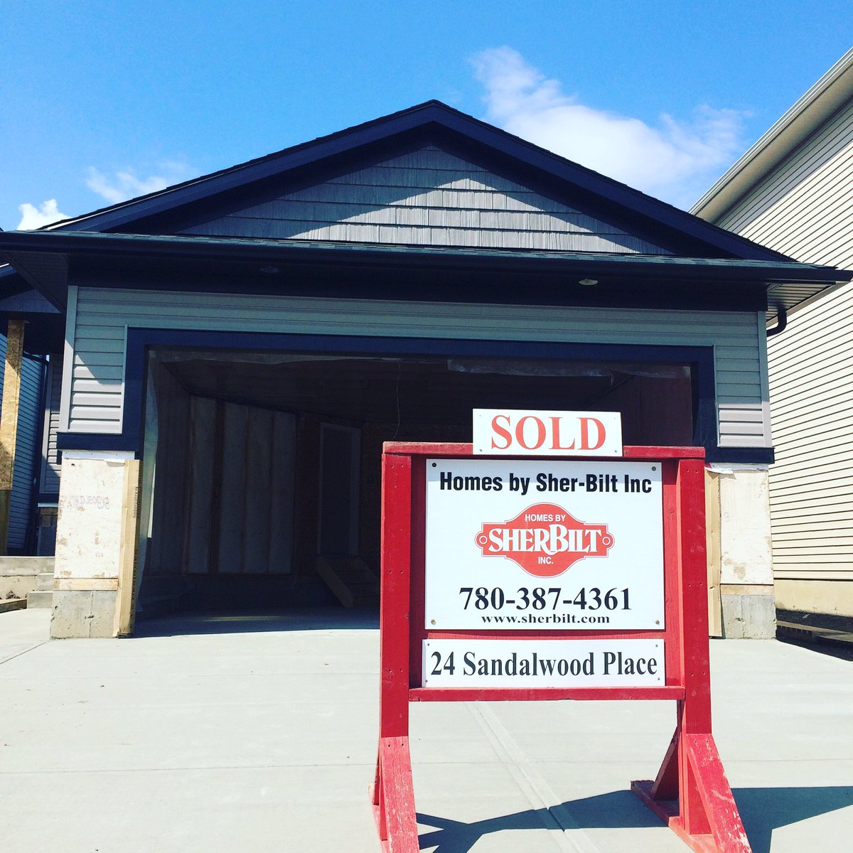 HomesbySherBilt's tweet photo. It's Sold! Stay tuned @HomesbySherBilt for what we have coming next on the Lake in Robinson. https://t.co/YfjvopOKtw