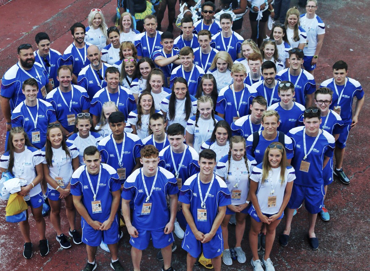 Team_Scotland's tweet photo. Team Scotland 2017 are in saltire formation and looking forward to tonight's @Bahamas2017Cyg Opening Ceremony. https://t.co/CLHHKKCdWX