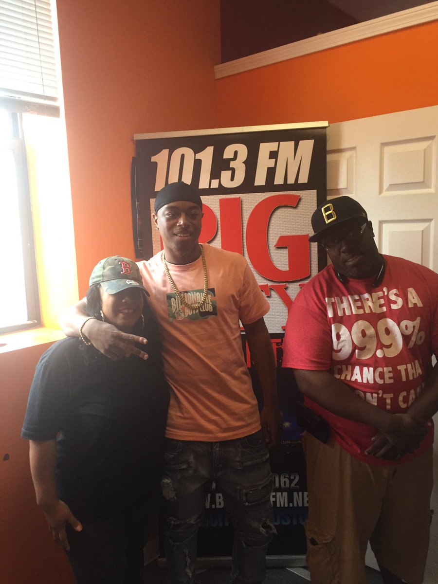 DJRASHEED1's tweet photo. Salute To #BigCityRadio #SweetT #DjDex #TeamBreeze https://t.co/7A2avKtR88
