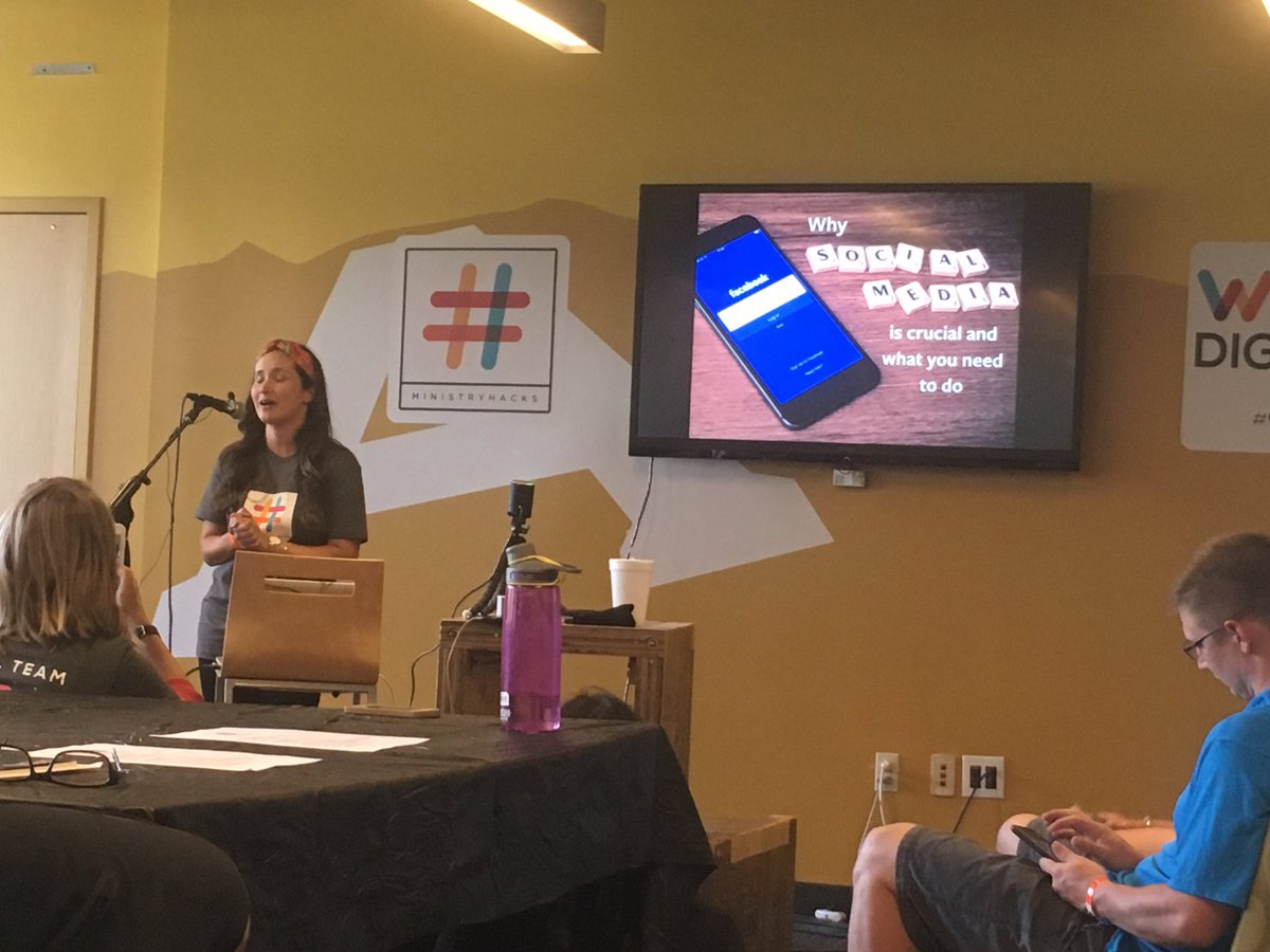 cccstacie's tweet photo. Average person spends 2-9 hours (adult-teenagers) on social media. Learning about living out our faith in a compelling way digitally. #Cru17 https://t.co/Pbale9t2UF