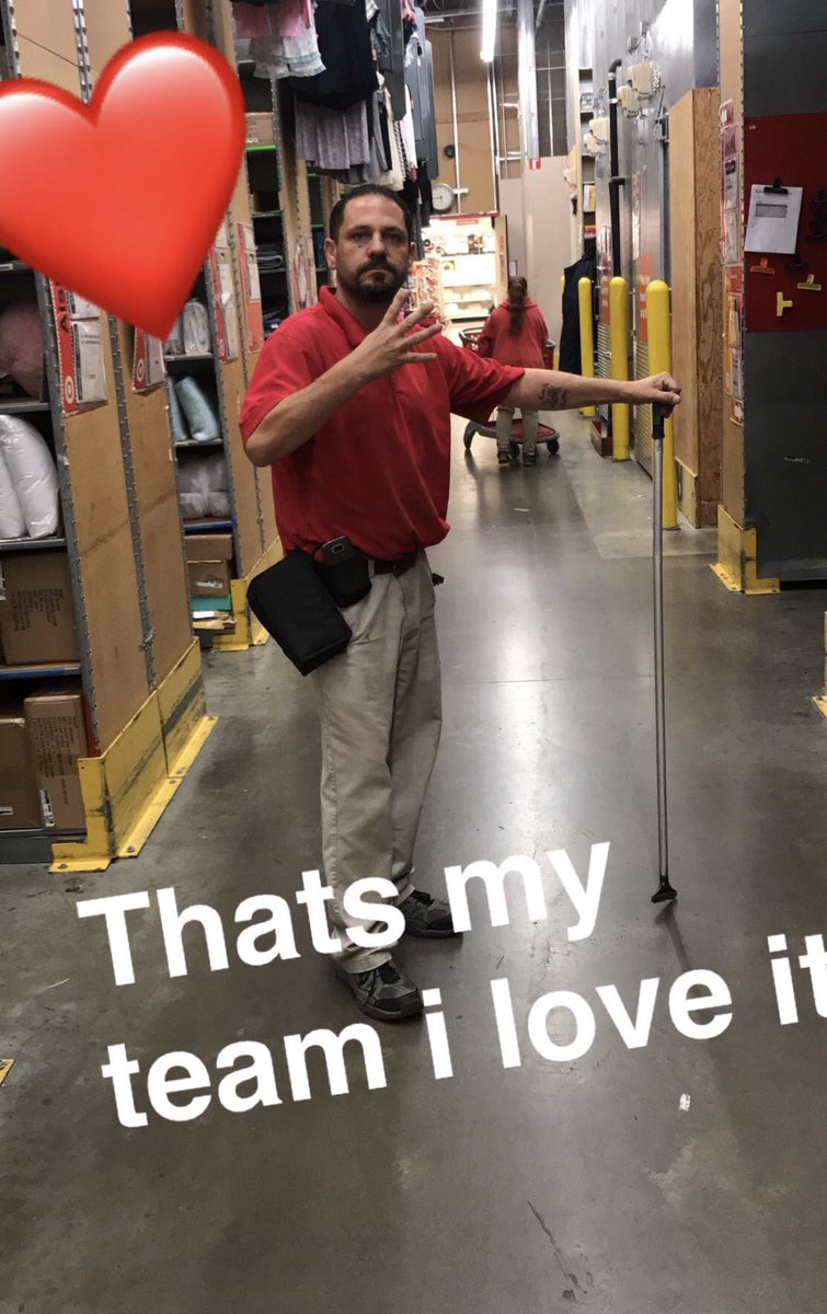 yela2002's tweet photo. Amazing job ,Goal accomplish @T1527 i love you guys @Martinezrocio06 @HRAdrian4Target @jenbradytarget @GuenetteMelanie @LauraYesitis https://t.co/1sn7KNKrsk