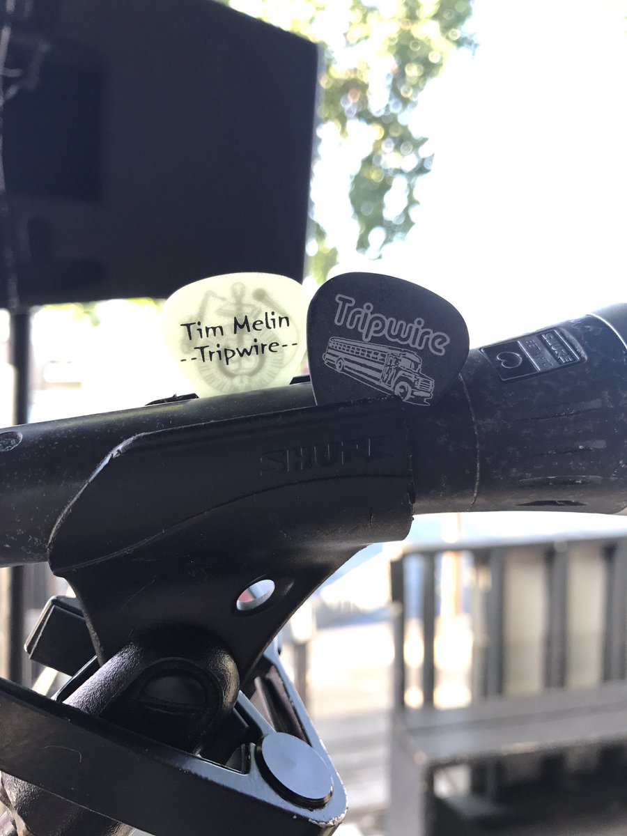 LarsJoePonyShow's tweet photo. Tuesday boozeday!!! Last show here at @TheRitzOkoboji til next summer! @joedretsch from @RedlineLive is showing some @tripwirefargo love! https://t.co/A0fpVZpbLK