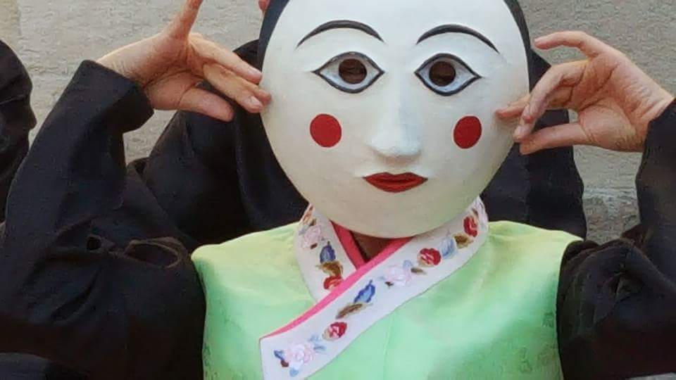 mac1mac1986's tweet photo. BINARI  C venue c royal studio4
2-28 AUG 16H45 A mask play of Korean traditional shamanism 
#AssemblyFest #EDFringe #dance #comedy #Cvenue https://t.co/XReq8ivEYS