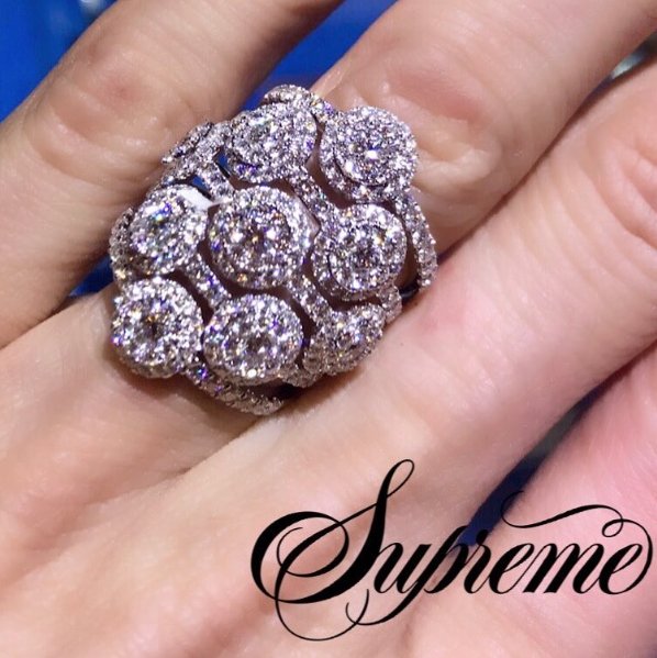 SupremeJewelry's tweet photo. The best kind of #layering is made of up diamonds. 😉✨✨ #supremejewelry https://t.co/ETihsSocXr