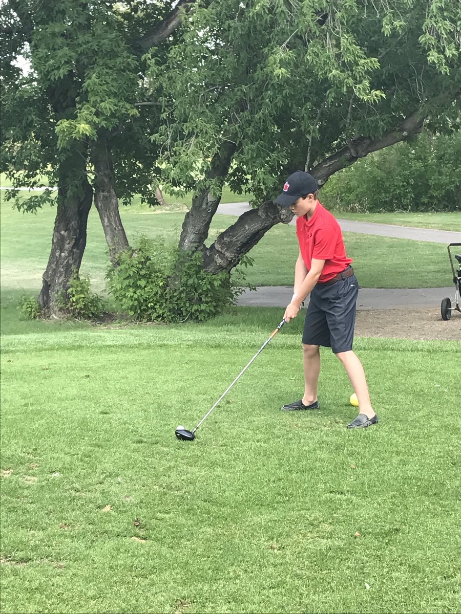 knightmr12's tweet photo. Who says school is out in the summer? Learning that art of the press with Dad up by 1 coming home. https://t.co/vsmS4cQAAS