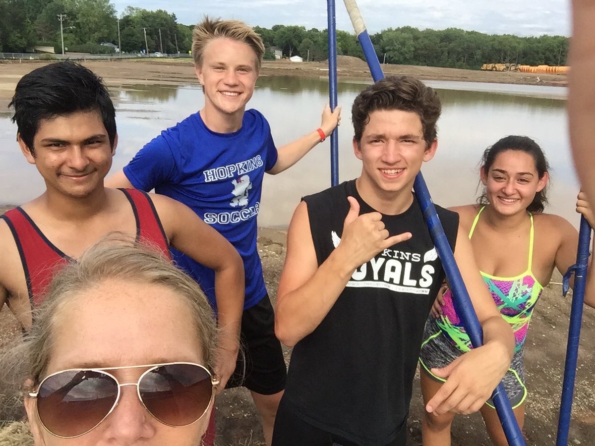 TrackTownMN's tweet photo. Hopkins PV working out at Lake Lindbergh #wherestheturf https://t.co/kyzgMe4b51