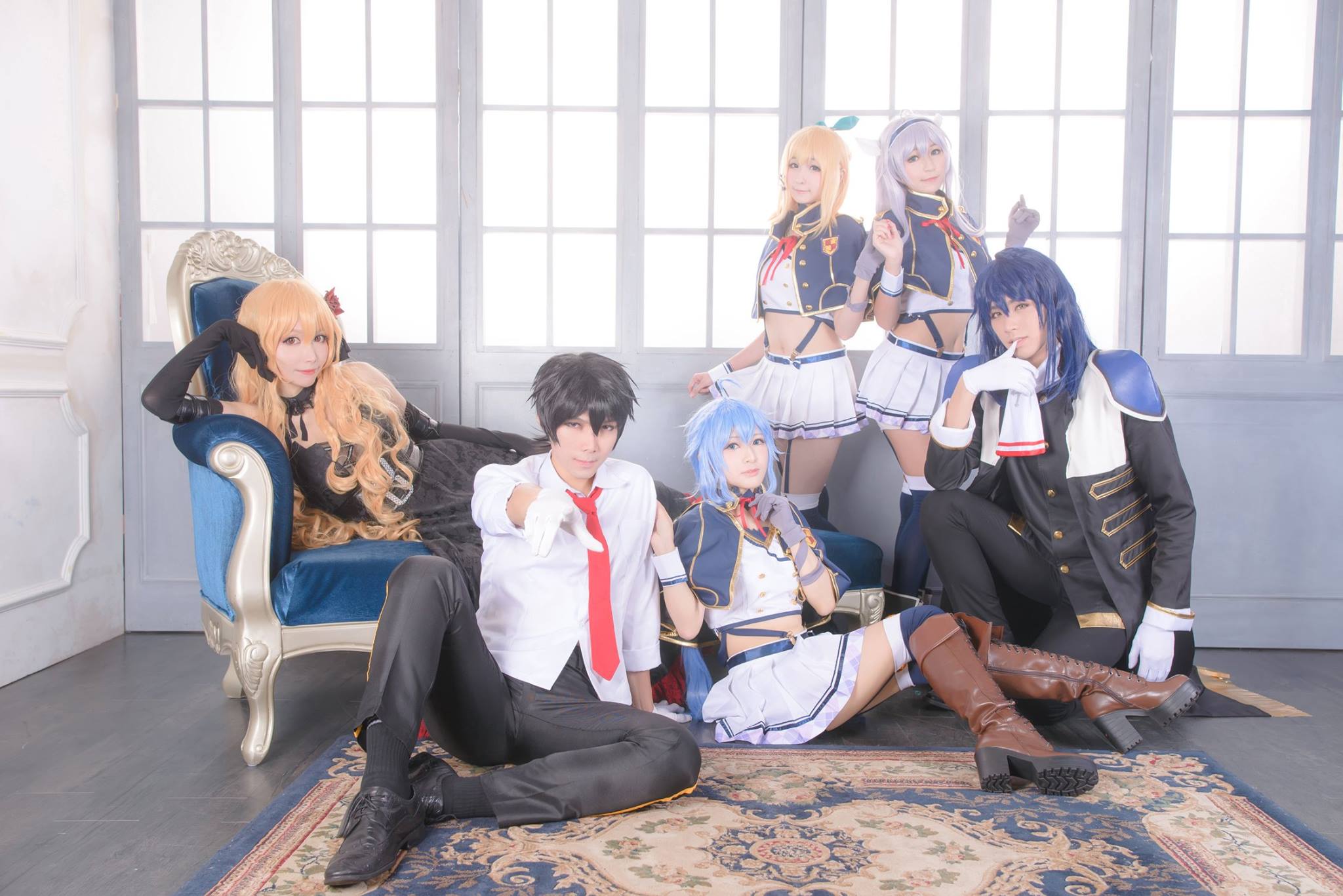 Cosplay dos personagens do anime Rokudenashi majutsu koushi to