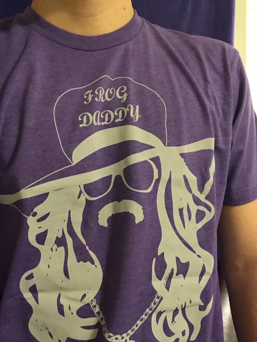 FrogUpdates's tweet photo. Just got my #FrogDaddy shirt! Get yours now β‘οΈ https://t.co/cJ8czD4r0J https://t.co/Vq1gdtyeXE