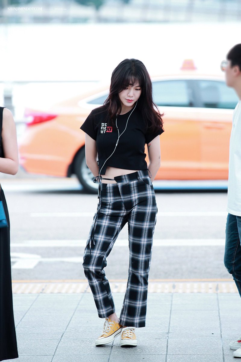 SHINJIMIN_COM's tweet photo. 170717 AOA 지민 인천공항 출국
@Official_AOA #AOA #지민 

https://t.co/HGJ1ut9rmh https://t.co/DLcppXzmd1
