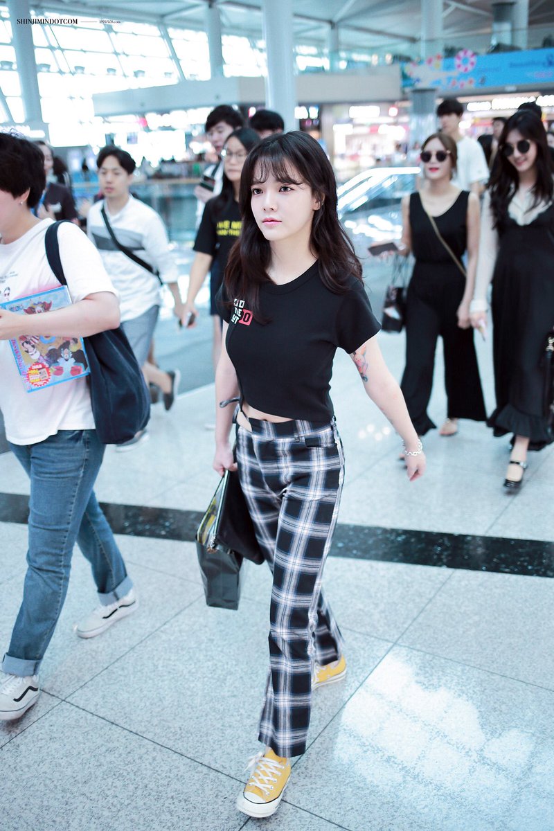 SHINJIMIN_COM's tweet photo. 170717 AOA 지민 인천공항 출국
@Official_AOA #AOA #지민 

https://t.co/HGJ1ut9rmh https://t.co/DLcppXzmd1