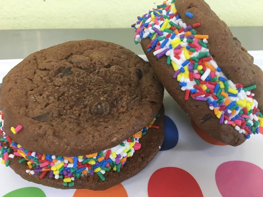 eccentricbakery's tweet photo. Sweet Wednesday's starts tomorrow!
Ice cream cookie sandwiches for summer time only!
Don't miss out! https://t.co/ZcOIevqJvV