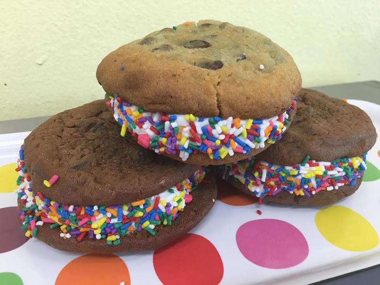 eccentricbakery's tweet photo. Sweet Wednesday's starts tomorrow!
Ice cream cookie sandwiches for summer time only!
Don't miss out! https://t.co/ZcOIevqJvV