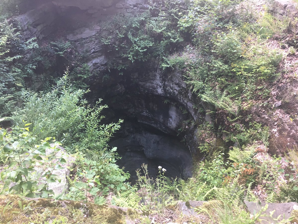 ClaytonOver's tweet photo. Visited the #Archbald pothole today https://t.co/VFh9Gu70GU