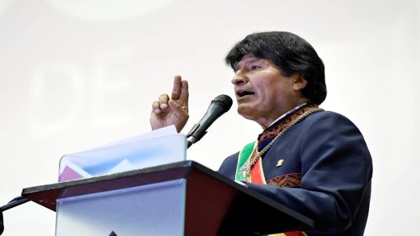 teleSURtv's tweet photo. .@evoespueblo condenó la conspiración política que impulsa el mandatario @realDonaldTrump contra Venezuela https://t.co/YdZuWh2PMw https://t.co/vjpWqiXdUD