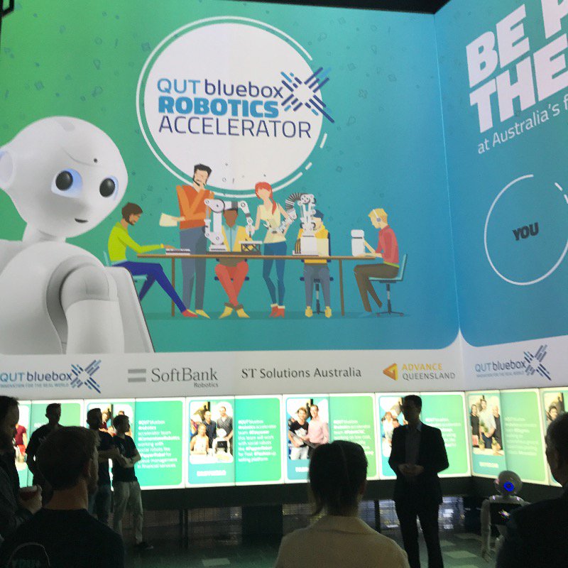 RoboticVisionAU's tweet image. Attending launch of #qutbluebox #roboticsaccelerator. An Oz first! ow.ly/eOsG30dJLne