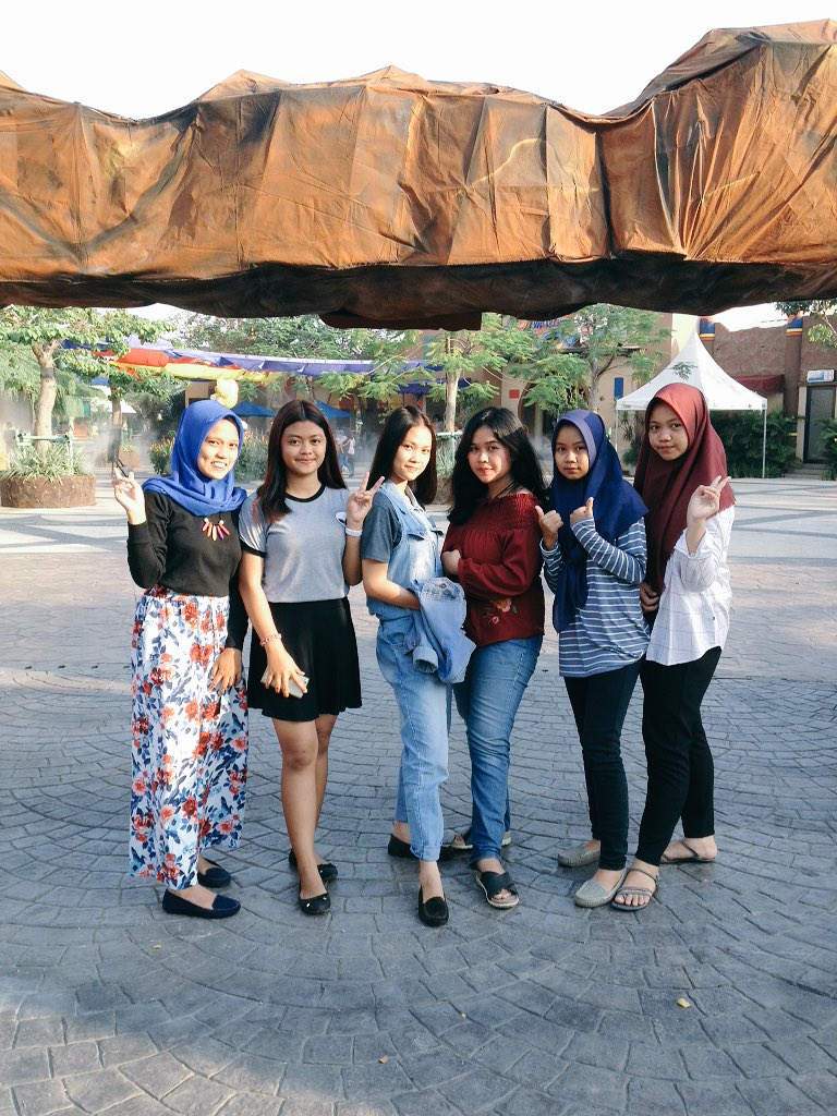 fidelac36's tweet photo. I'm so lucky to have you guys! 😘 (21) https://t.co/z6HH9mN5Fj