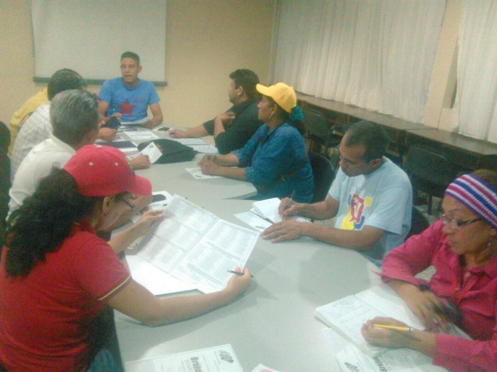 yaritzadelta's tweet photo. Mesa de Trabajo con la representación de los Movimientos Sociales  del Plan Zamora 200 hacia la Constituyente del 30/7 https://t.co/zoFyYrLJSg