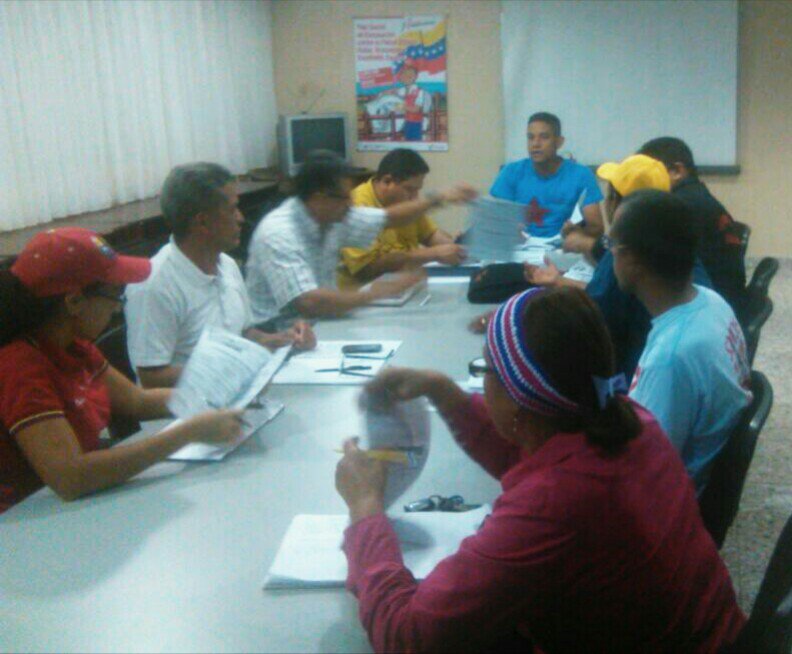 yaritzadelta's tweet photo. Mesa de Trabajo con la representación de los Movimientos Sociales  del Plan Zamora 200 hacia la Constituyente del 30/7 https://t.co/zoFyYrLJSg