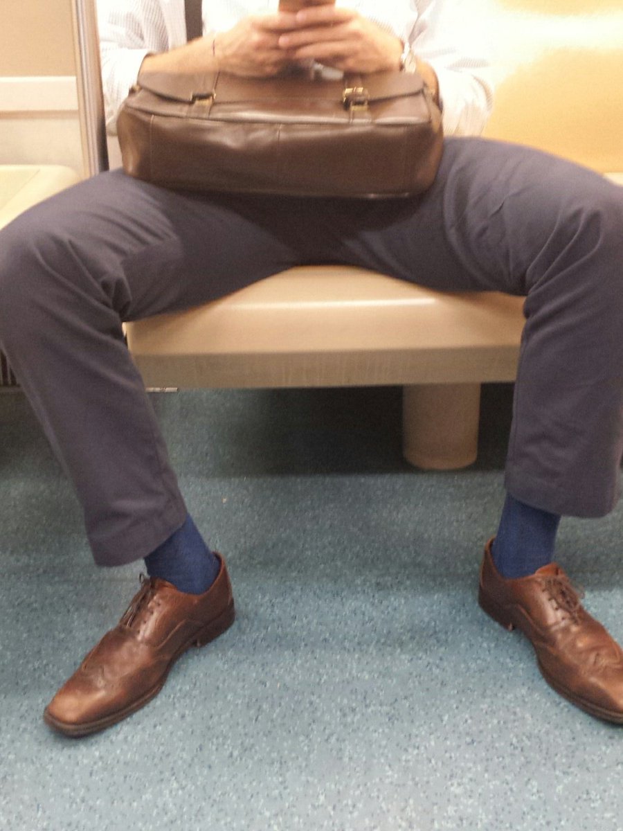 mollsga8380's tweet photo. This #manspread is out of control! #marta #stopmanspread https://t.co/WXbV57RVRu