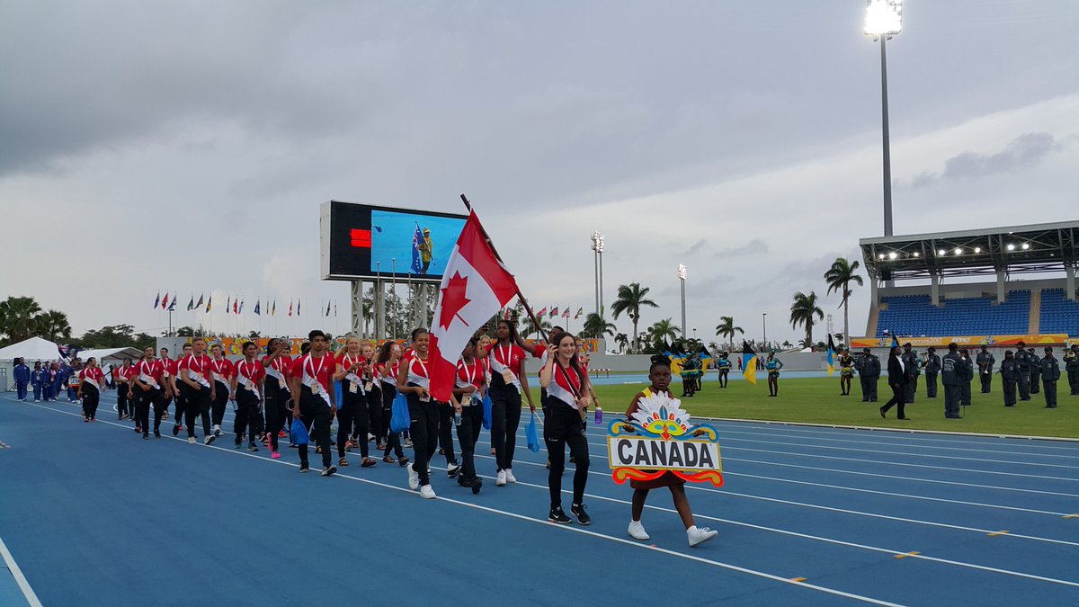 BTC242's tweet photo. Let the games begin! We're out here and the crowd is lit! Hope to see some of you soon! #CYG2017 #BTCCountry #BTCIsLimitless #TeamBahamas https://t.co/DMU0EeAv6h