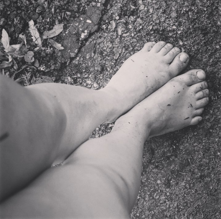 minidanidom's tweet photo. Kiss all my toes and pay up! #paypigs #loserboys #extratoe https://t.co/DlfxkjL3v1