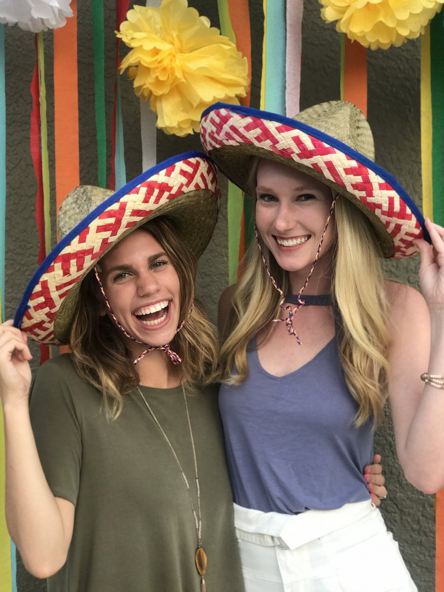 kaylabain81's tweet photo. happy birthday liv! I love you bunches and am thankful to have a sister like you 💖 LIV it up your senior year🙌🏽 https://t.co/8vMg6Mww9I