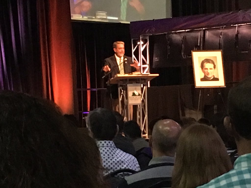 JosephOSV's tweet photo. @DrScottHahn now speaking at #BoscoConference @go2steubenville https://t.co/hAKCt6ligN