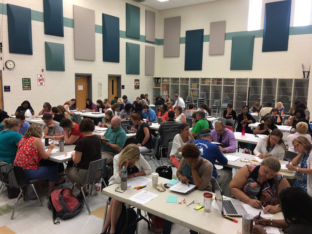 QueenieHall1's tweet photo. Reading, Writing and Talking @Rhsd3Plc Awesome Teachers! @RockHillSchools https://t.co/Q2ZU64q7wS