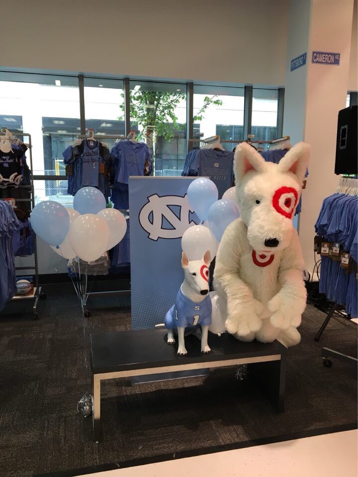 85hokies's tweet photo. There seems to be a theme in this town - even the @cvspharmacy team knows the color of the day!  #CarolinaBlue #WeAreUNCTarget #localization https://t.co/XfvHMbIPud