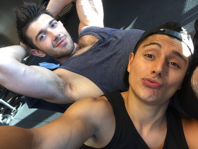 Sweating.. #gym #lusacent #lucasmen https://t.co/n7iGg1ecoD