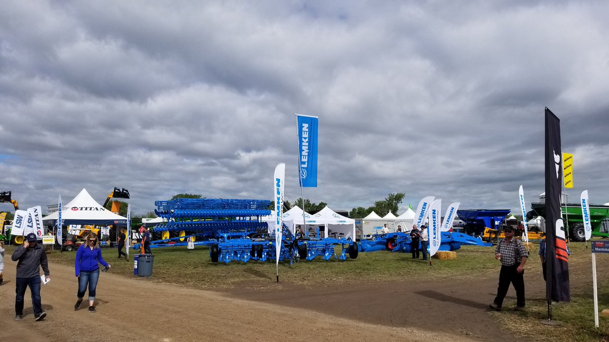 StrategicTill's tweet photo. #AIM17 @AginMotion had a very good first day thanks #westcdnag and if you missed it there's 2 more days including #LEMKEN #Tillage #Demo https://t.co/BCT0Dpccu5