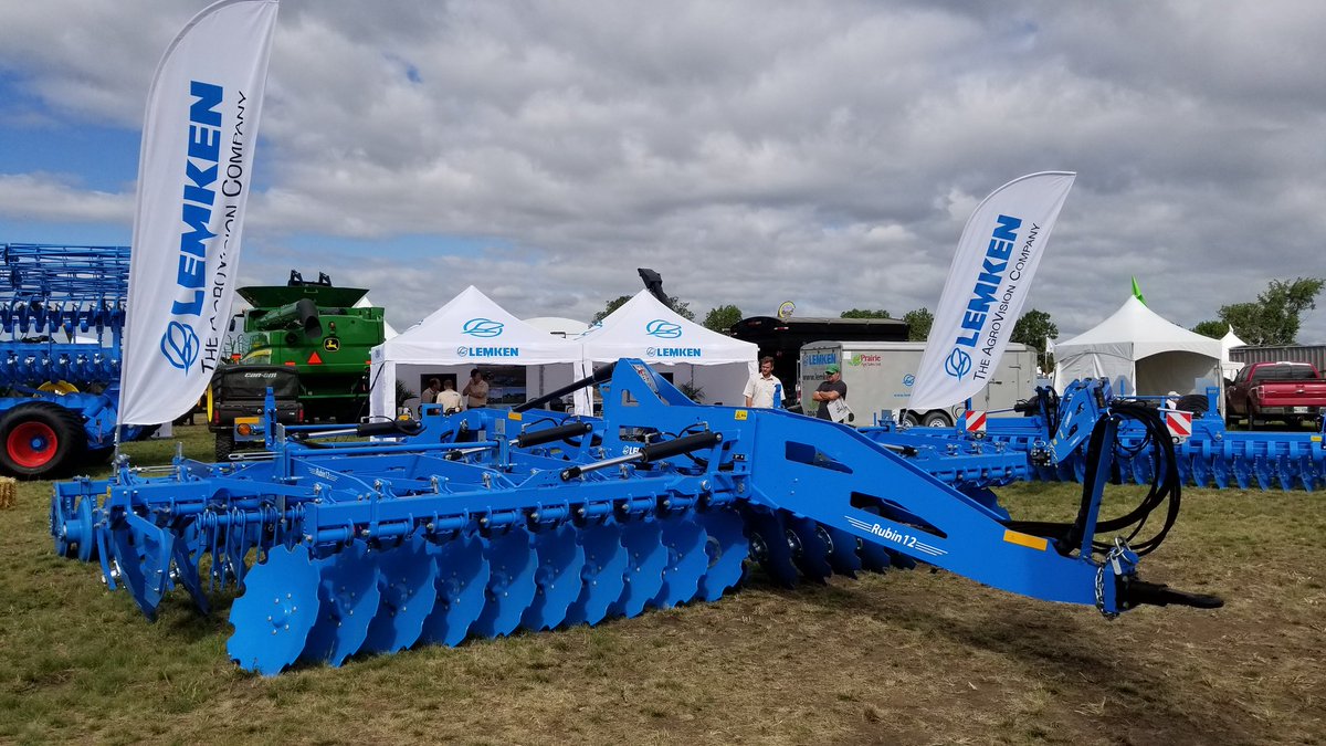 StrategicTill's tweet photo. #AIM17 @AginMotion had a very good first day thanks #westcdnag and if you missed it there's 2 more days including #LEMKEN #Tillage #Demo https://t.co/BCT0Dpccu5