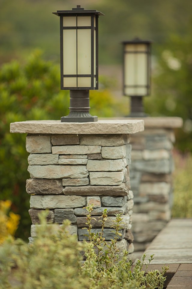 WHMasonry's tweet photo. Stone masonry never goes out of stlye #westhillsmasonry #eldoradostone @Belgard https://t.co/6nYxLdjE3i