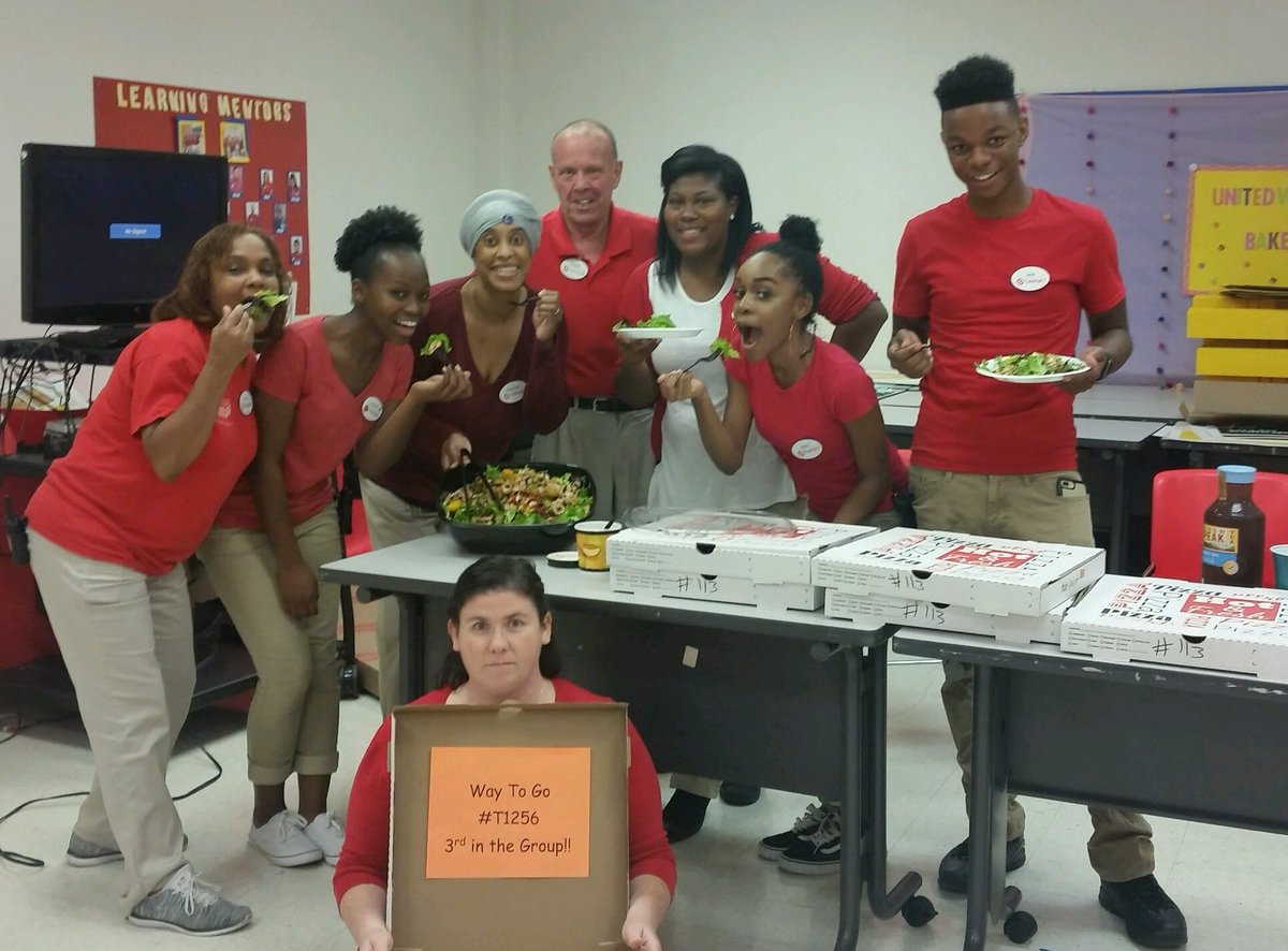 CSword5's tweet photo. Celebrating our team who made #3 in the group! #TargetAbington #D421serviceandstyle @KhadijahHR1256 @markmanTGT @BreyannaPorter https://t.co/Mmbr8ll7v5