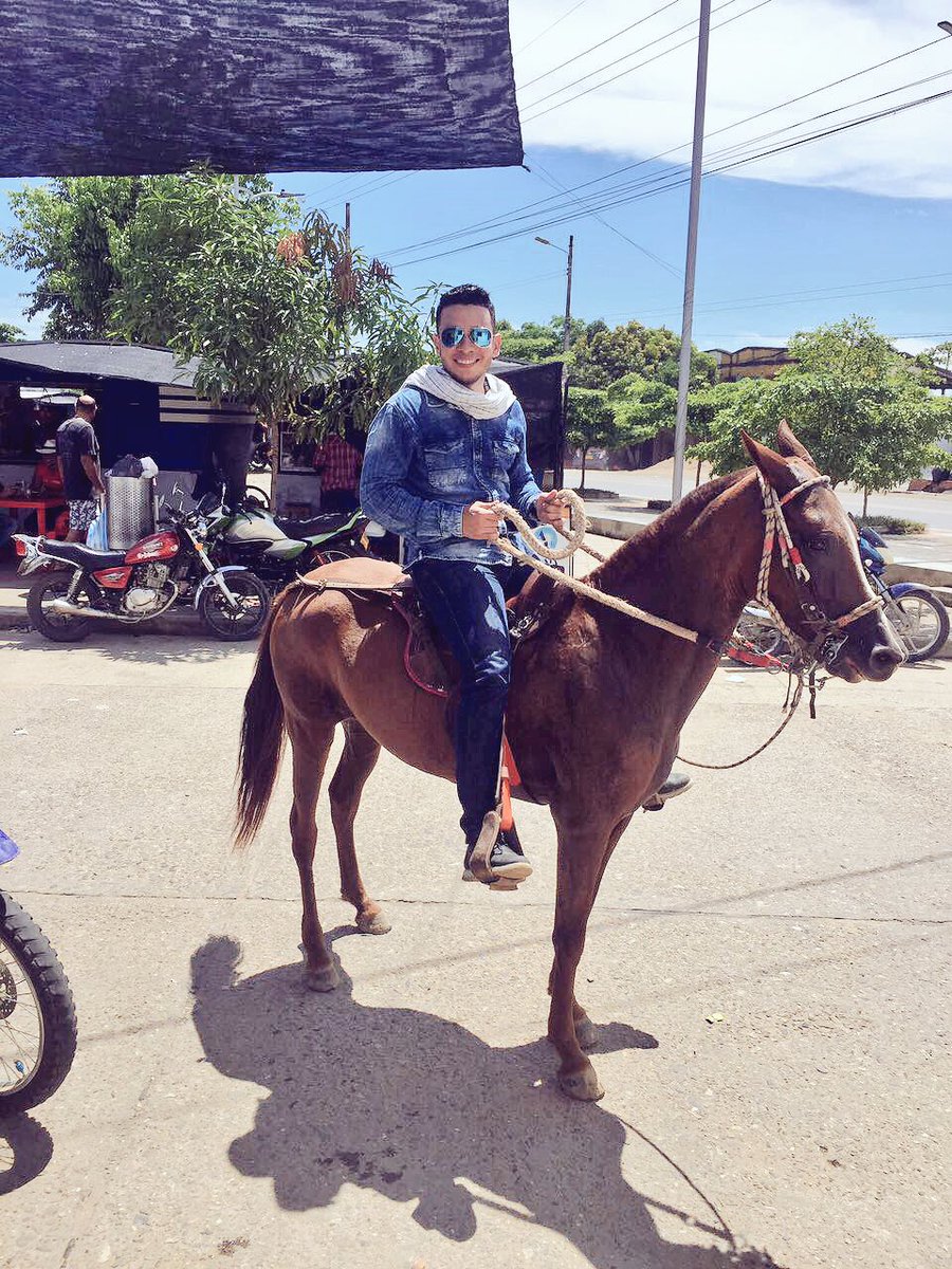 GalindoDavid19's tweet photo. 16/07/2017 🐴 https://t.co/Qer1wrOm6X