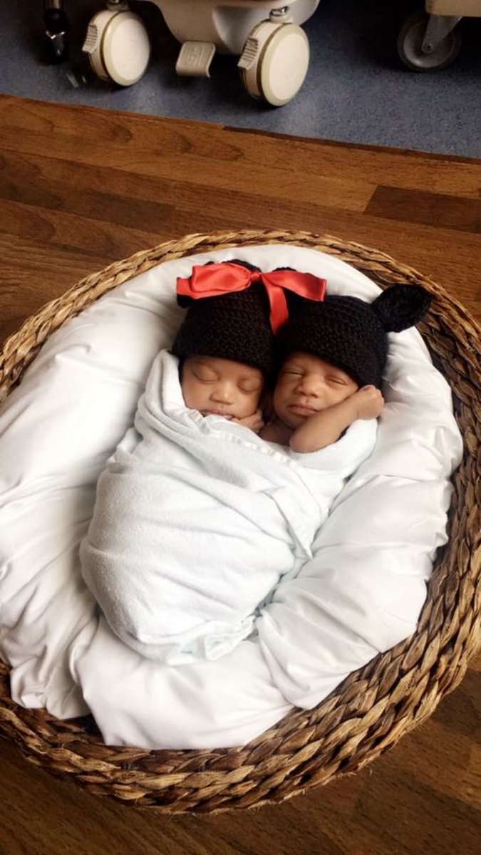 ljaee_'s tweet photo. My whole 🌎in one bundle of joy 😍😍❤️❤️ https://t.co/1fjh7SfYum