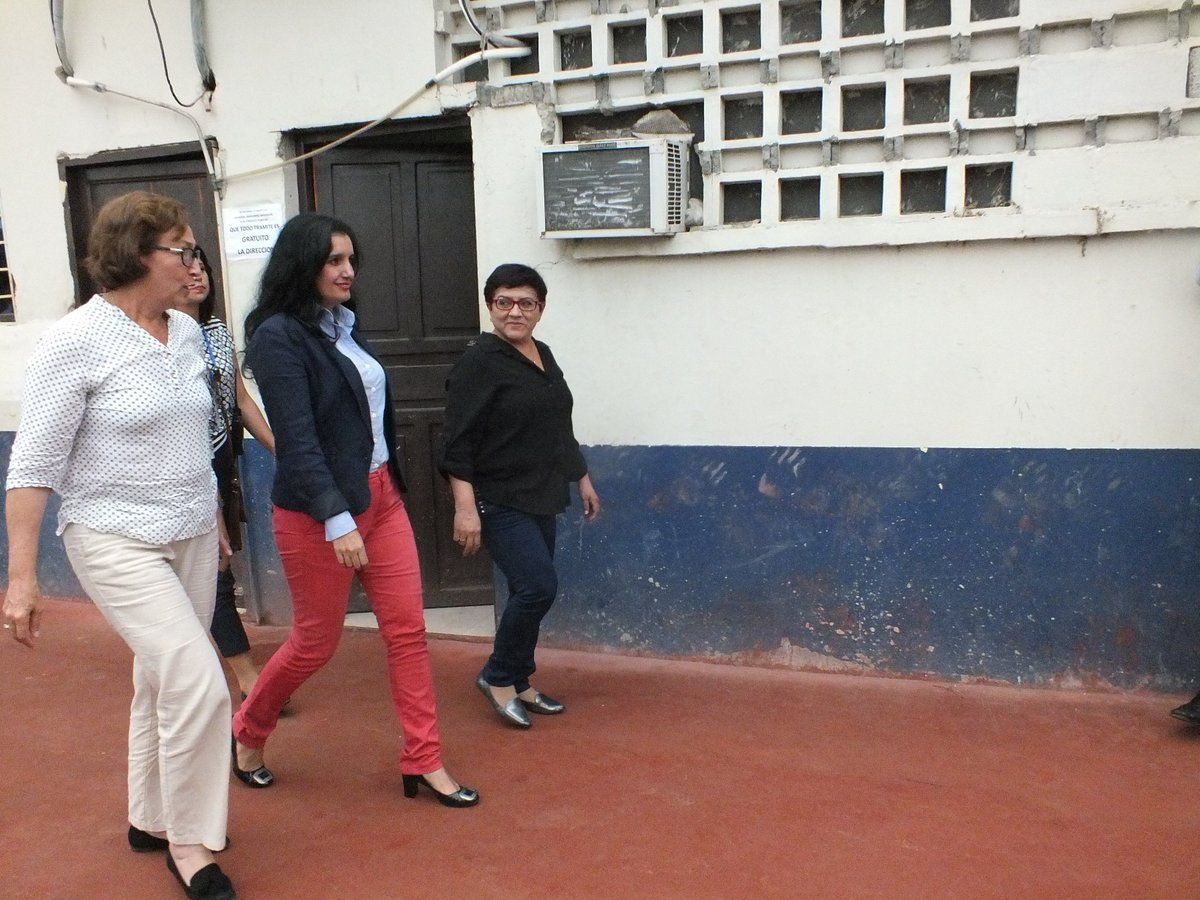 GoberElOro's tweet photo. Ministra @alvaradorosana  y Gdra @ROSALOPEZMACHUC visitan el  centro de rehabilitación social de #Machala https://t.co/MFPGXr1KDM