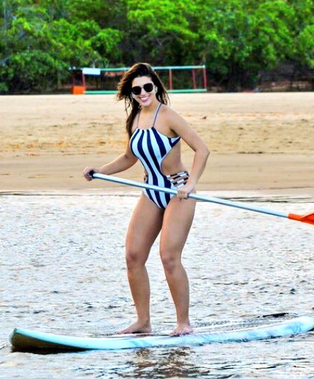 alayneAmorim's tweet photo. CanalVivianAmorim300k

Quem rema sempre alcança.!! 
300k quem é a dona da po##@ todas Maria Vivian ❤❤
@amorimvivian_ https://t.co/N4mBqWI3vd