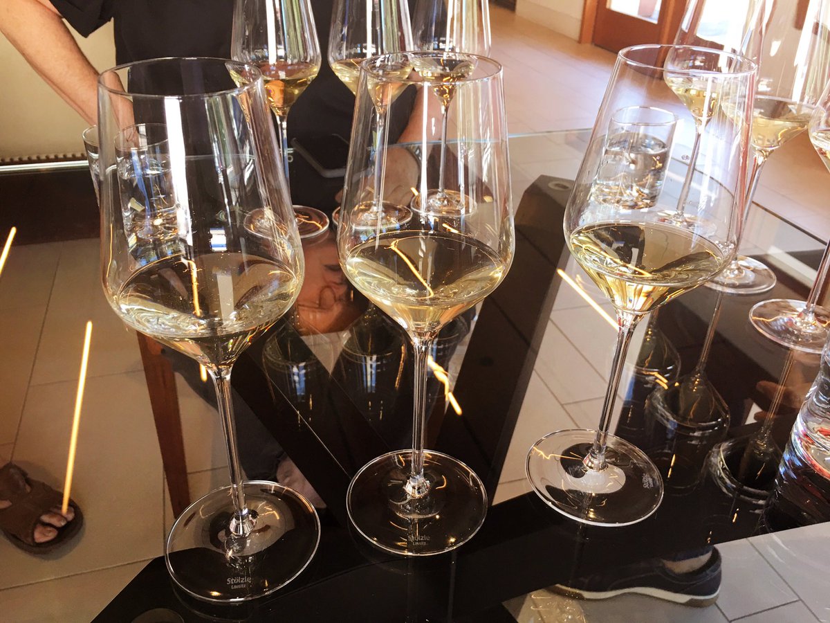 Corner103's tweet photo. We're blind tasting three Grenache Blancs - including ours! Great stuff by @passaggio and Matthes! #SonomaChat #RhoneAlone https://t.co/23hQPIoz3j