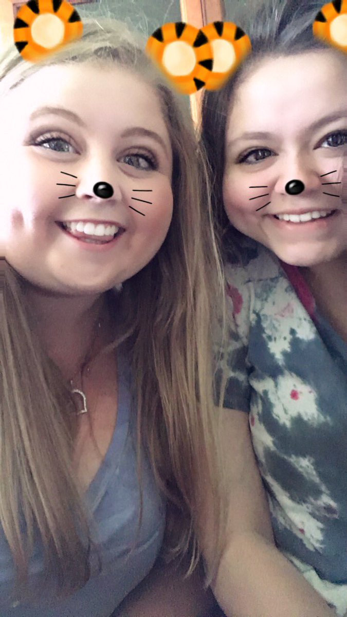 lang3399's tweet photo. Cutest of the cutest 2K17 @LeslieMunoz86 #earlyWCW https://t.co/oBwdlnYd4y