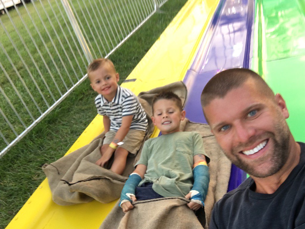 andyTwarnock's tweet photo. #FunSlide at the fair! https://t.co/t1BQx9xe4w