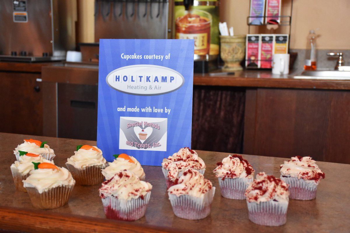 Holtkamphvac's tweet image. Proud to give @GwinnettTech staff/students free tix to Hunchback at @AuroraTheatre tonight and free cupcakes from Special Kneads bakery!